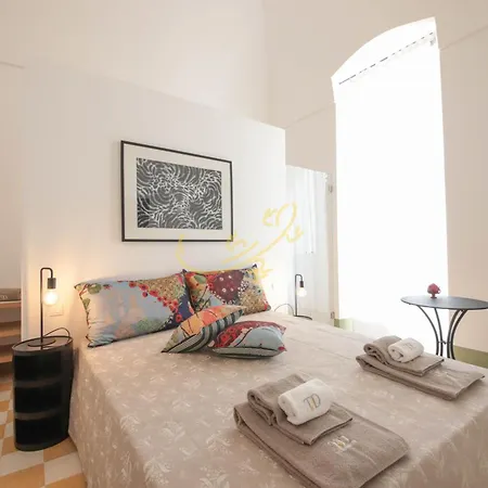 Td De Bellis Historic With Sea View וילה *