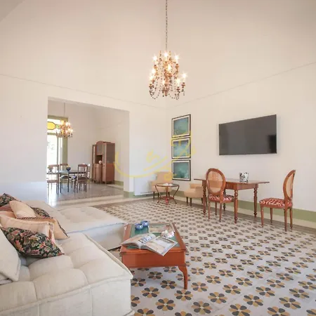 Td De Bellis Historic With Sea View